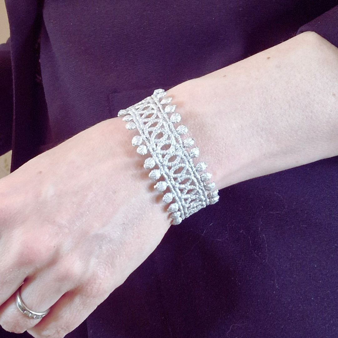 Alina - armband av spets