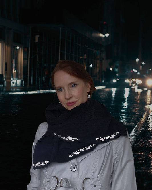 Tora - halsduk med reflexmotiv