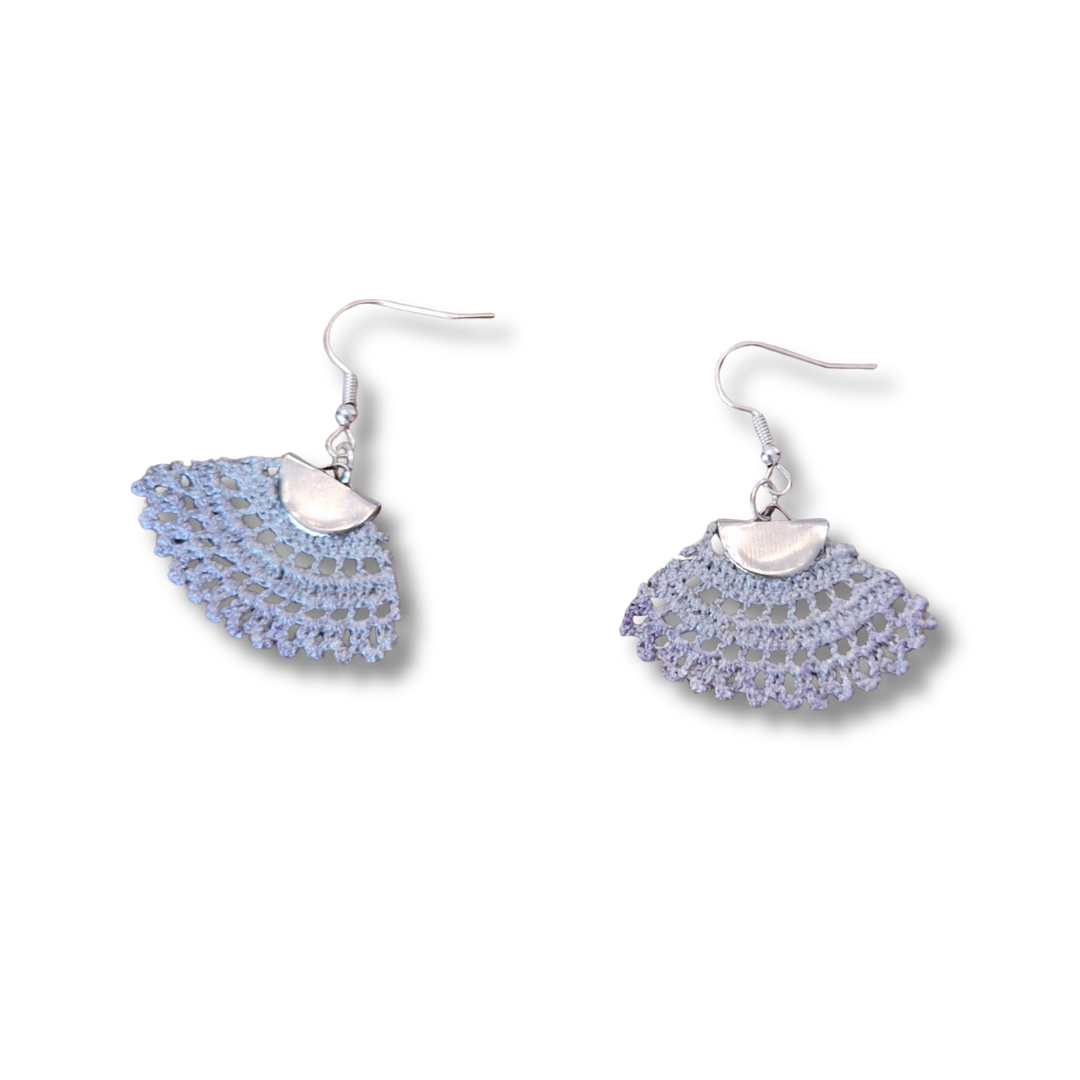 Essie - örhängen av spets