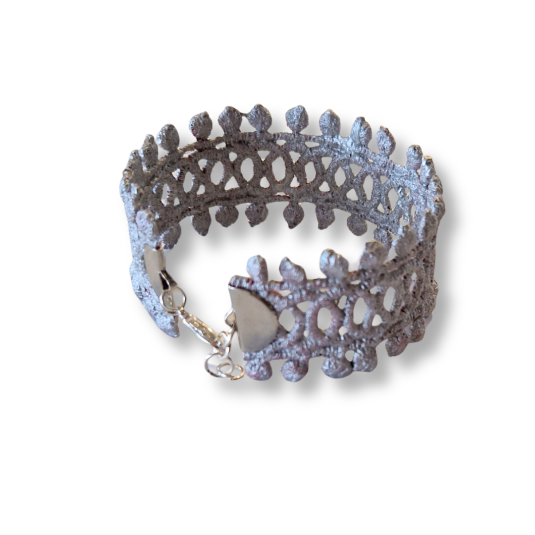 Alina - armband av spets