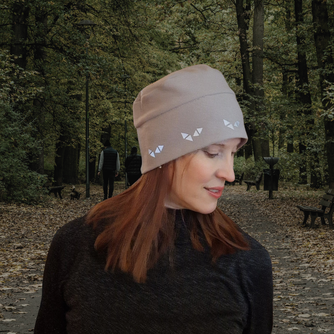 Eva - mössa med reflexmotiv